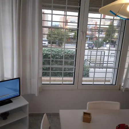 فيلة In Panorama, Thessaloniki, With A Swimming Pool. Host: Mr. George