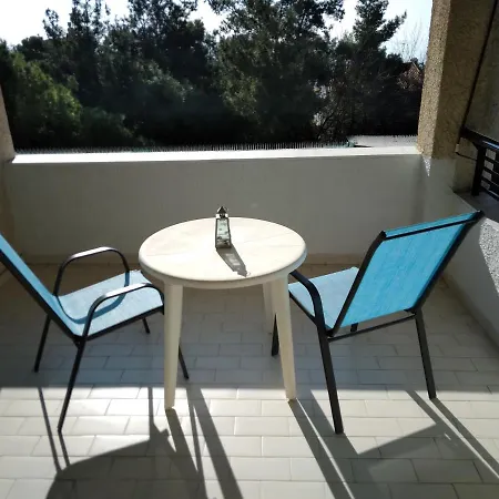 In Panorama, Thessaloniki, With A Swimming Pool. Host: Mr. George فيلة سالونيك