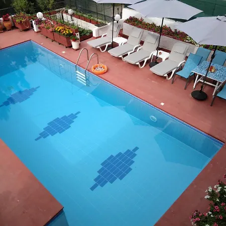 فيلة In Panorama, Thessaloniki, With A Swimming Pool. Host: Mr. George